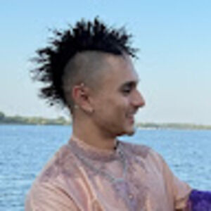 Meet your Posher, Ari